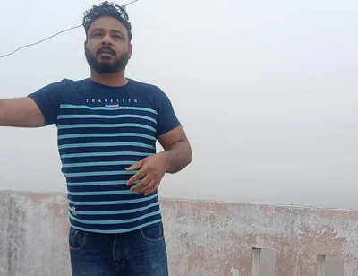 Indian Daddy Takes off His Clothes in Freezing Winter Fog