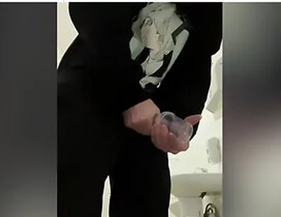 Twink Dryly Jerks Off In The Clinic