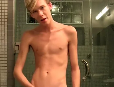 Cute Teen 18+ Private Session Showing Off