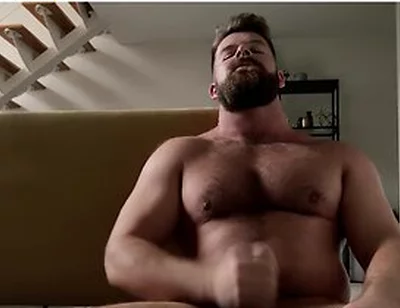 Hairy Lad Gabe Jerks Off For My Down Unders