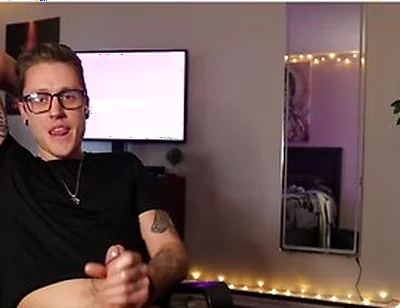Nerd White Boy Cums On Face