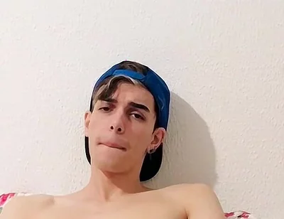 Freeballing Boy Squirts Big