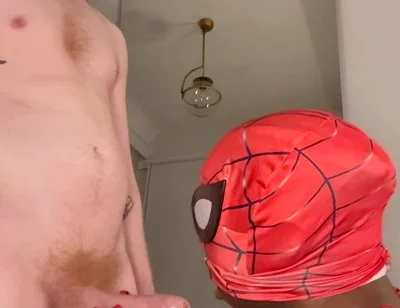 Hot Bottom Gives a Blowjob to a Thick Top