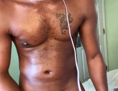 Kennie Jai Strips and Shows for Fans on Cam
