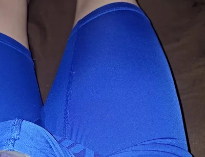 I wank and cum inside a condom while I wear my Blue Nike pro spandex underwear