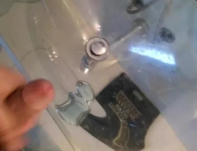 Hot Guy Jerks off Moaning in the Mirror