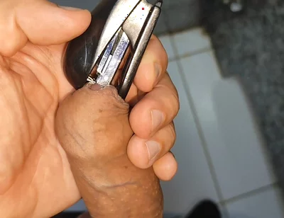 Super Glans Stapler in the Bathroom.