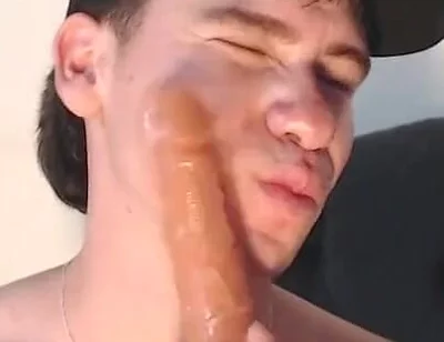 Fucking Me with a 20 Cm Dildo and Then I Put It in My Mouth