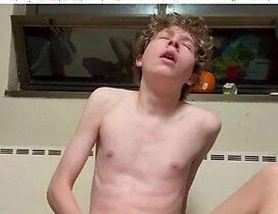 Teen 18+ Boy Masturbates(cum Shots)
