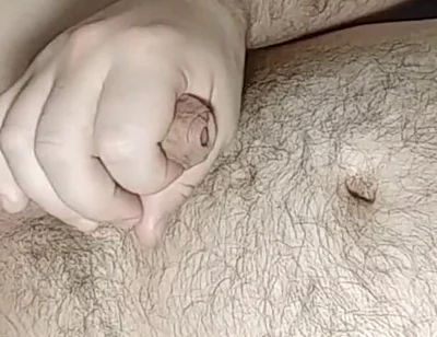 I'm Masturbaating in Bed and Cum to My Belly