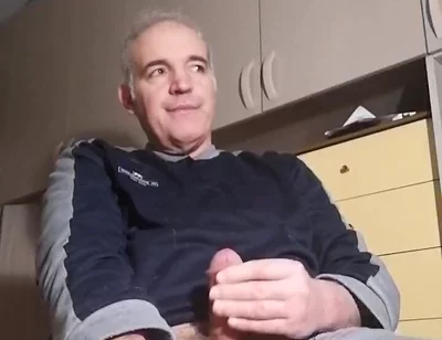 Online Erotic Show on February 9th.