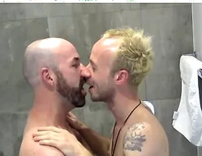 Australian Gay Tyler And Jaxon Enjoys Bubble Bath Fucking