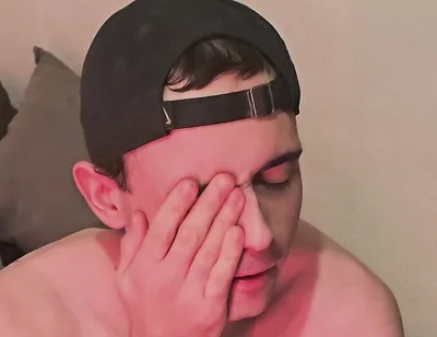 Twink Shoots a Huge Load on His Face!