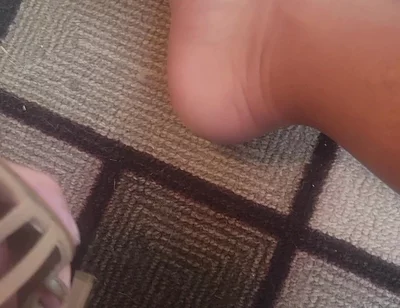 Jacking off with Heels and Nylons and Cumming on Heel
