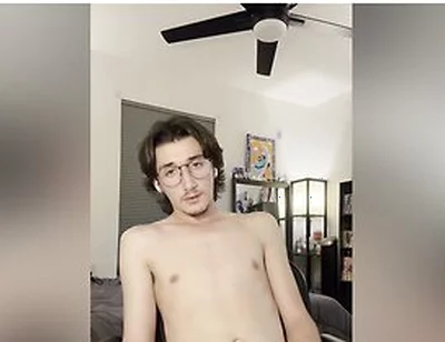 Nerdy Twink Jerks Off In His Bedroom