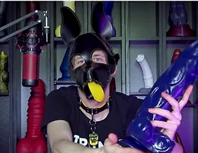 Dildo Unboxing: Luca Xl - Crackstuffers With Puppy Davey
