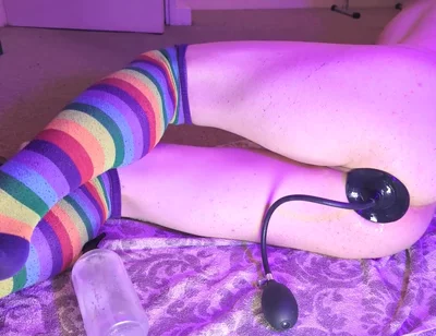 Raine Ryder Size Queen Gaped by Inflatable Plug