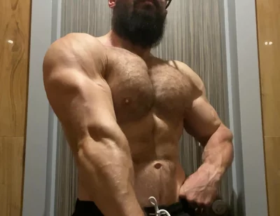 Sit and Watch at My Pumped Body