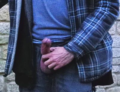 Big Uncut Cock Wanking and Cumming for the Neighbours Again - Rockardglans