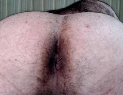 Bullmusclejoe Shows off His Arab Dark Brown Ass Crack