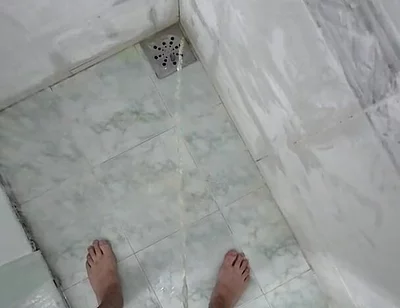 Slow Motion Pee