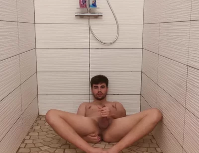 Masturbating Before the Shower - Beepied