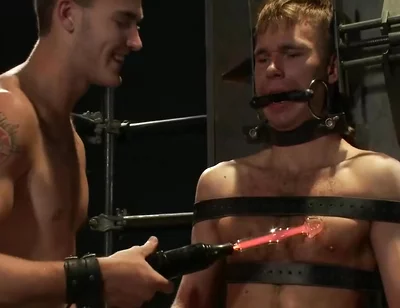 Christian Wilde And Zach Alexander In Bar Bondage Hookup 2