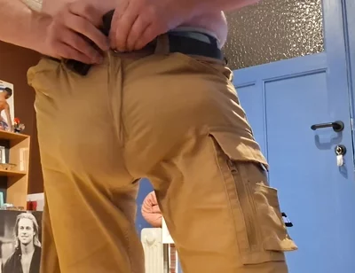 Amazing Bulge in Kaki Shorts