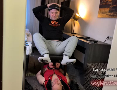 Feet Worship During Business Trip
