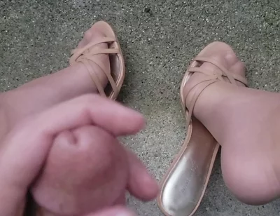 Cumming on Feet Outside