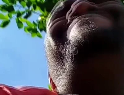 Worker Asks for a Ride to Go to the Beach and Gives It to the Driver