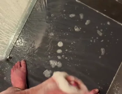 Jerked off in the Hotel Shower
