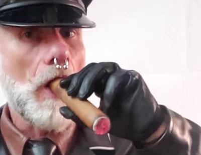 Bluf Smoking