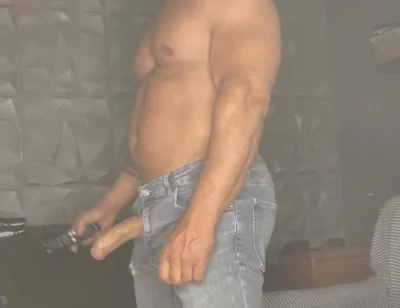 Mr Guru Hjerk of Video. Bodybuilder in Jeans