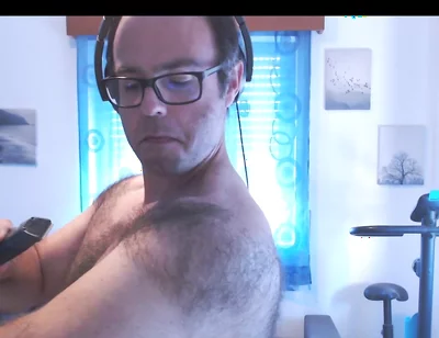 Shaving Armpits and Shoulders