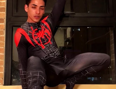 Suit Spiderman and Poses