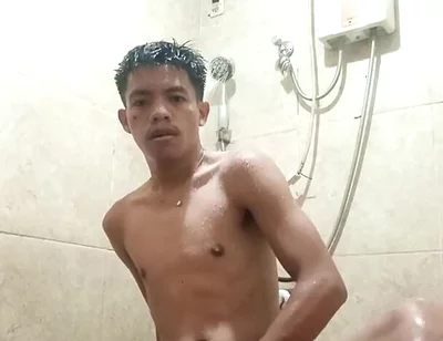 #1 Creator Jameson Official Gets Soaked: Shower Piss & Cum