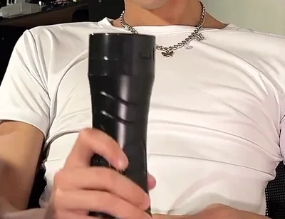 The Boss Is Outraged When He Catches the Employee Masturbating During Work Hours and Wasting Milk