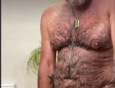 Daddybear Shower Time