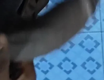Tamil10inches BBC Splash Piss Session