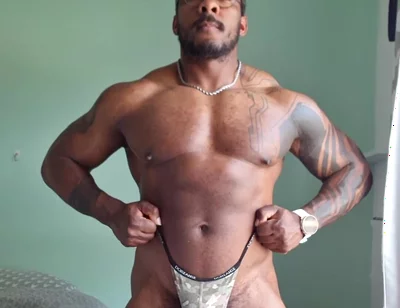Raw Clip Posing in a Thong You Like What You See
