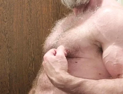 Hairy Muscle Guy Shows off and Jerks off