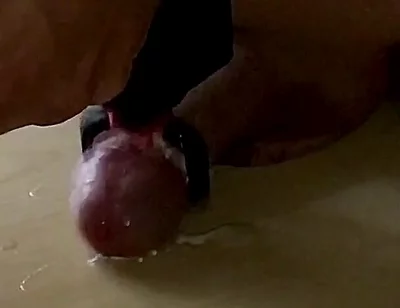 Masturbation with a Hair Tie and a Vibrator Until Cum!