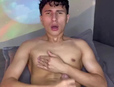 Mugiis Tugs Pulses with Flirty Dick Play