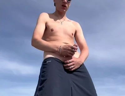 Freeballing and Fun on the Hike