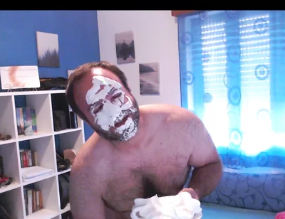 Silly Video, Shaving and Shaving Foam Pie to the Face
