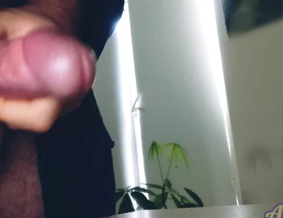 A Tasty Wank Early in the Morning and Cum on the Table