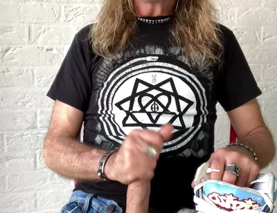 Longhairdude Wanks and Cums with Osiris Trainers, Torn Jeans, Tshirt