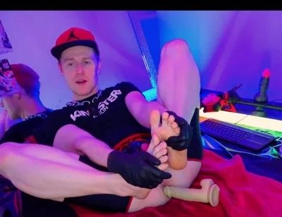 The Slave Has 20 Minutes to Wank