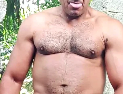 Yuri Muscular Super Gifted Gaucho Masturbating